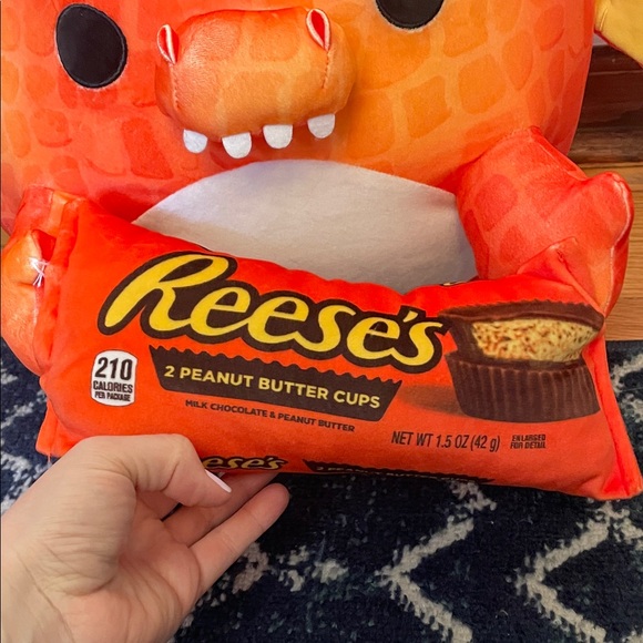 Reese's SNACKLE Dragon Plush Toy Like New FELIX - Picture 2 of 9